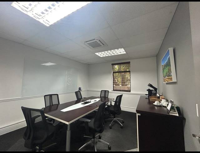 250M² OFFICE TO LET IN NEWLANDS